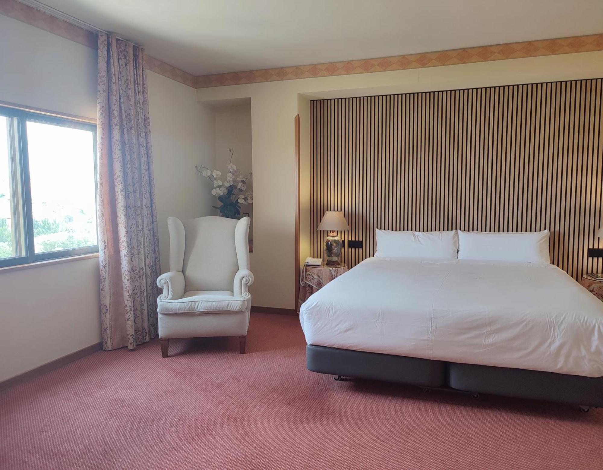 Hotel Sercotel Cuatro Postes Ávila المظهر الخارجي الصورة